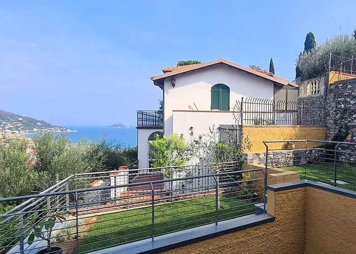 Luce Di Mare - Design With Sea View In Apartment Alassio